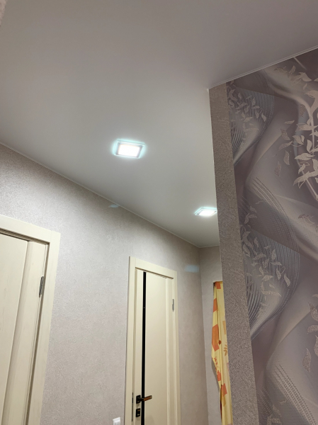 Фото натяжных потолков в коридор