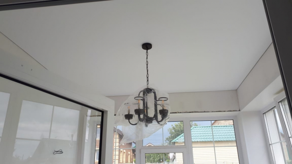 Наша работа - натяжной потолок в частный дом